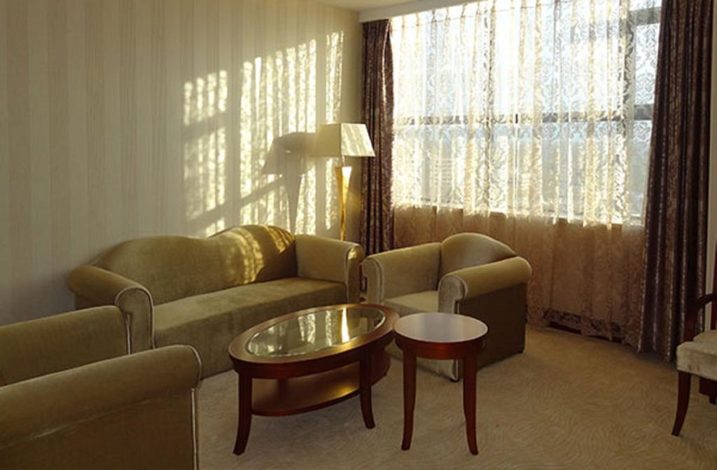 President Hotel At Umodzi Park Lilongwe Buitenkant foto
