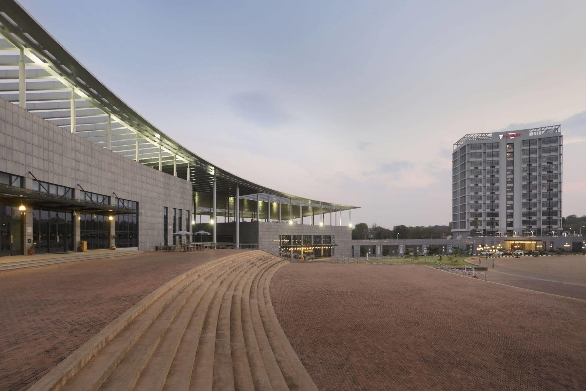 President Hotel At Umodzi Park Lilongwe Buitenkant foto