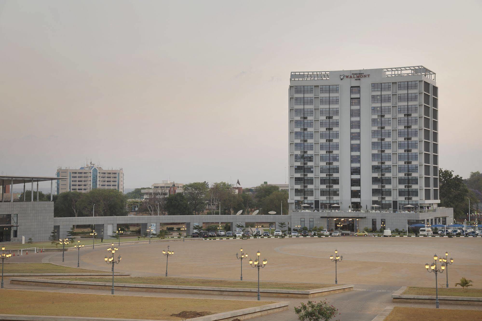 President Hotel At Umodzi Park Lilongwe Buitenkant foto
