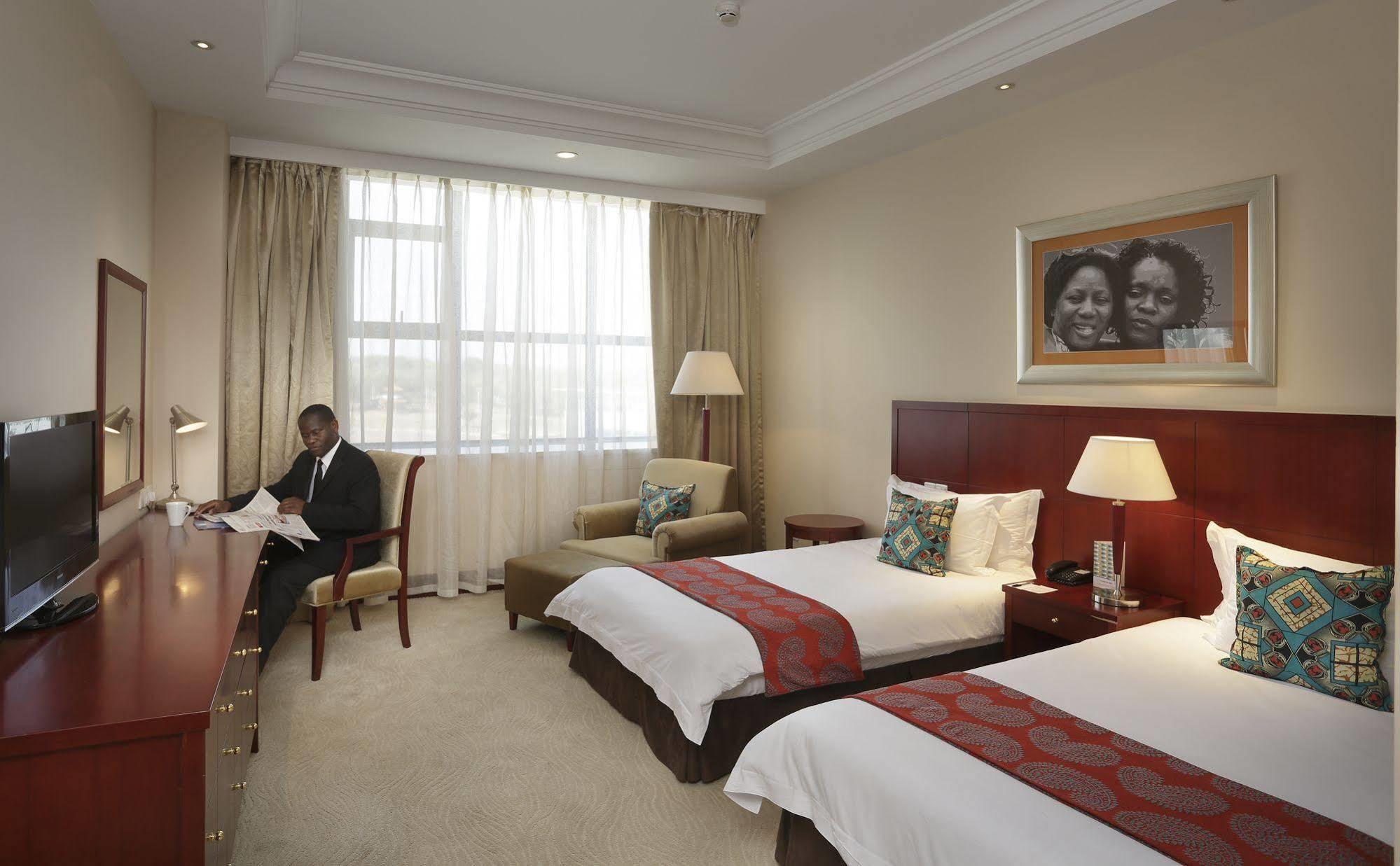President Hotel At Umodzi Park Lilongwe Buitenkant foto
