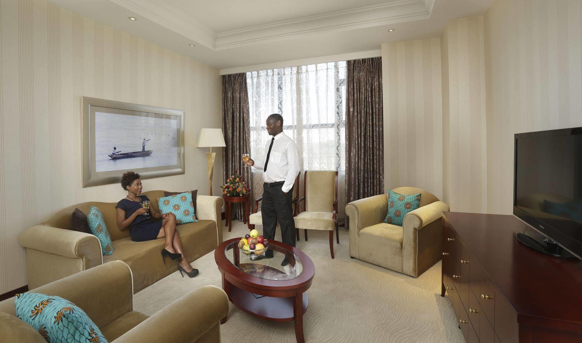 President Hotel At Umodzi Park Lilongwe Buitenkant foto