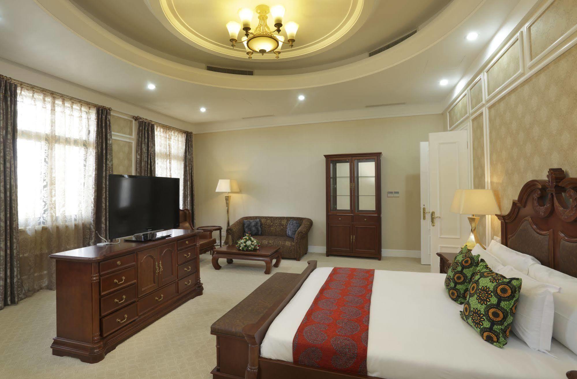 President Hotel At Umodzi Park Lilongwe Buitenkant foto