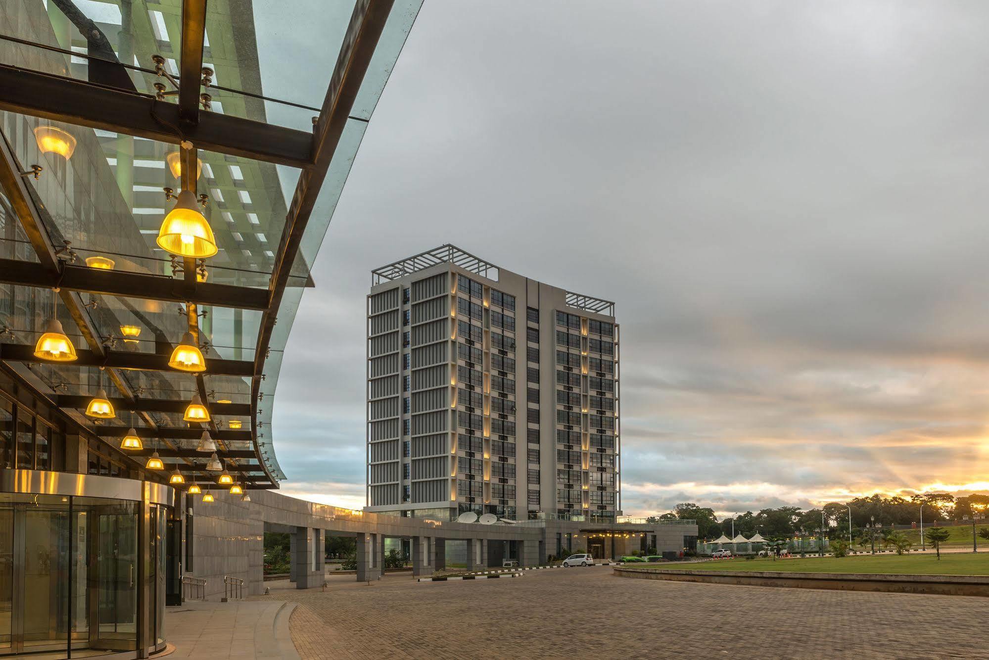 President Hotel At Umodzi Park Lilongwe Buitenkant foto